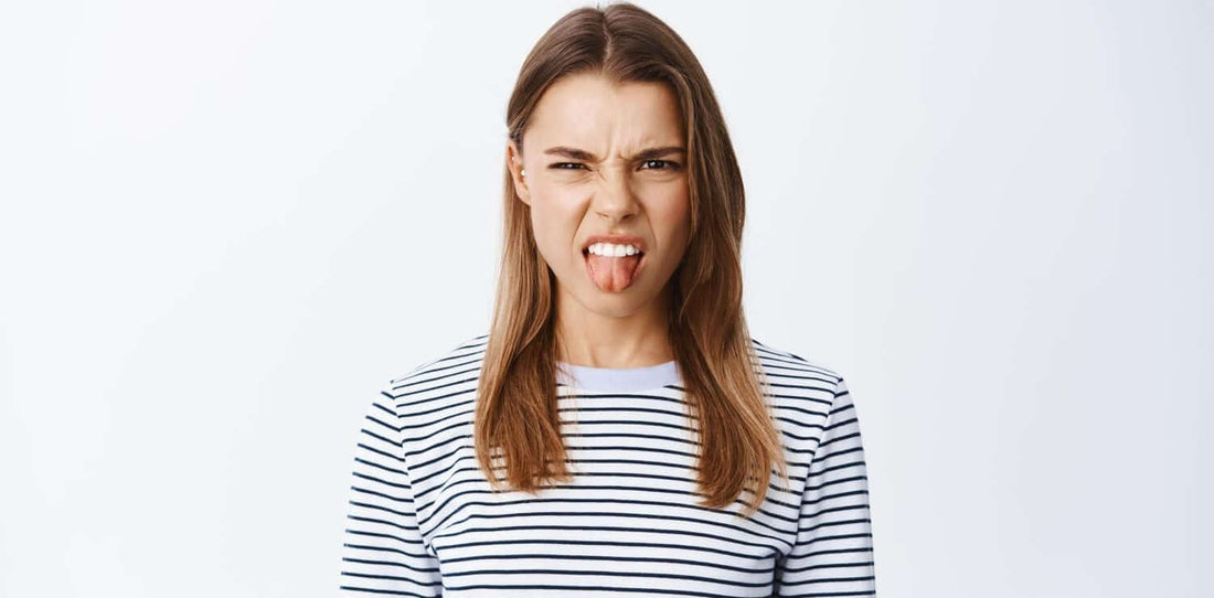 Kvinde synes det er ulækkert at suge snot med mund næsesuger